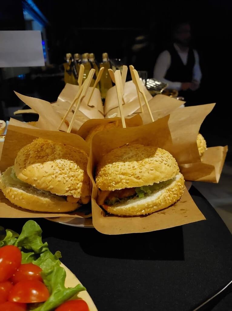 1D3FDB41-DD8D-4BC5-A061-1145812839E8_1_105_c