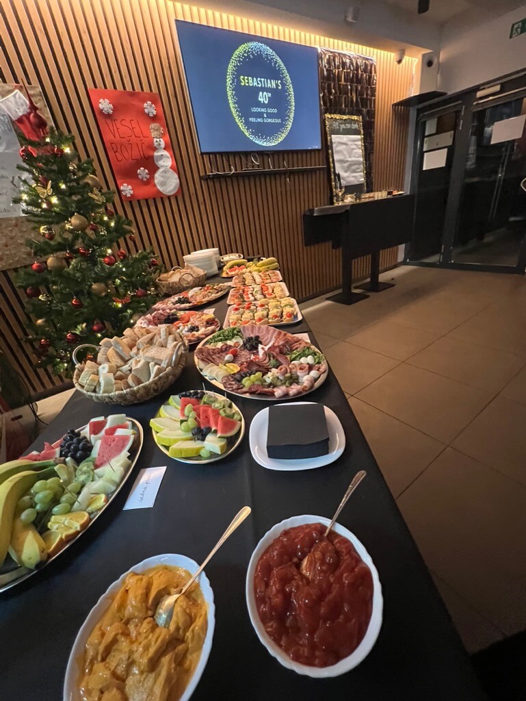 21F5CD3E-6938-49E9-9625-4EEAD24675F4_1_105_c