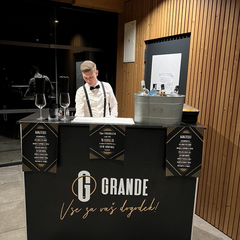 AD83EB06-605F-480A-AD1A-DB032E4DA47E_1_105_c